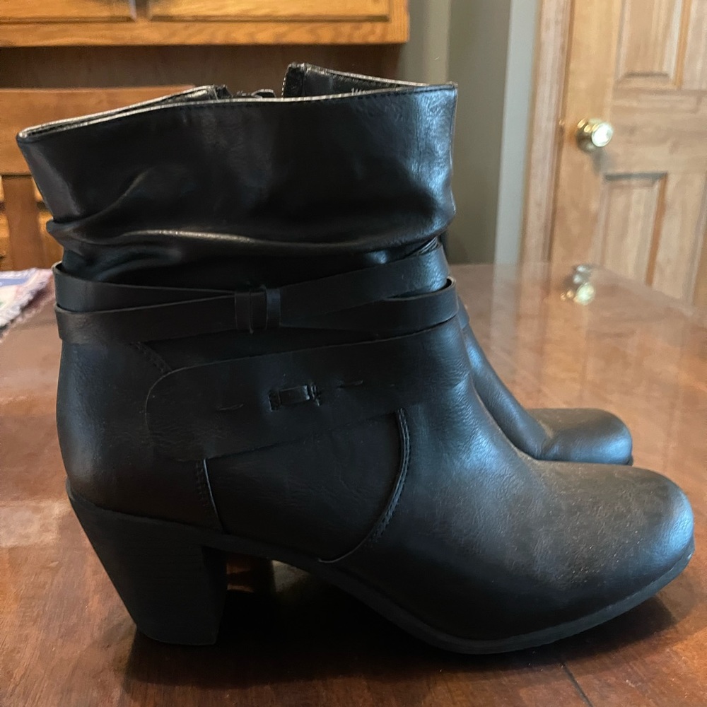 KELLY&KATIE Boots